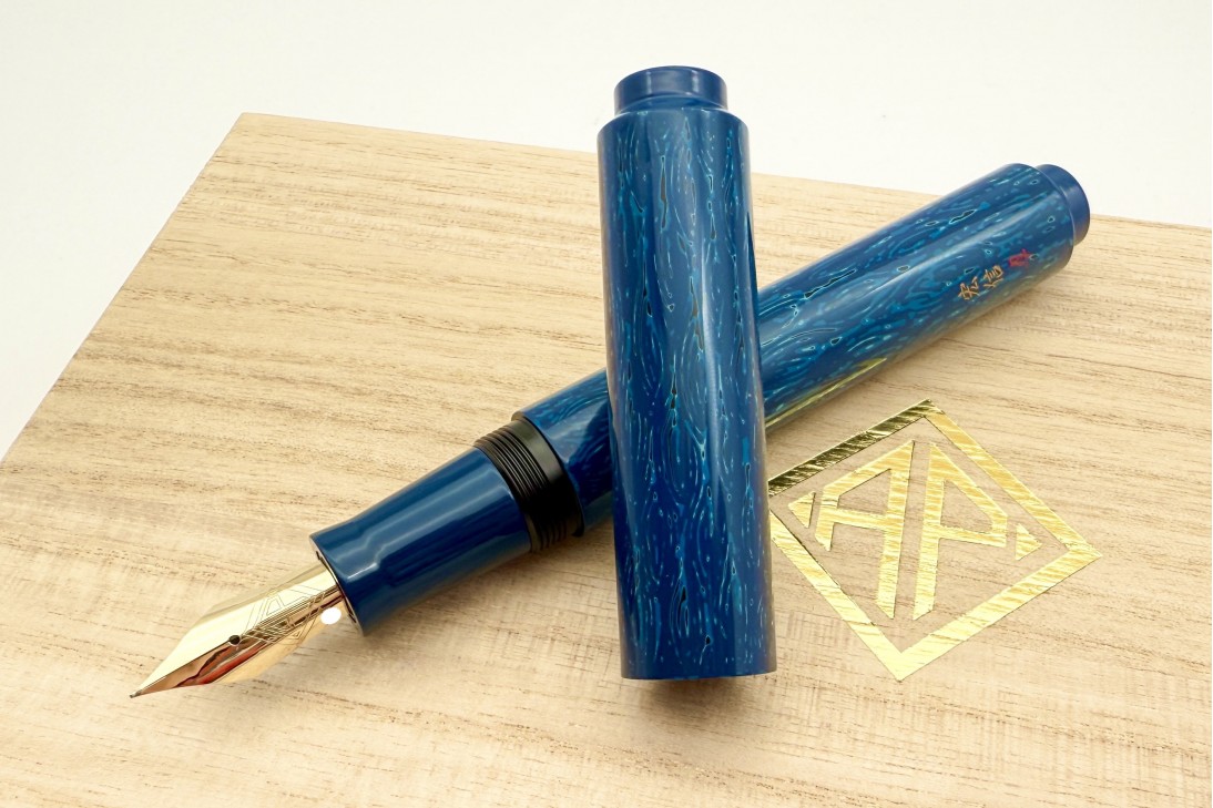 AP Limited Edition Urushi Lacquer Art Midnight Blue Fountain Pen