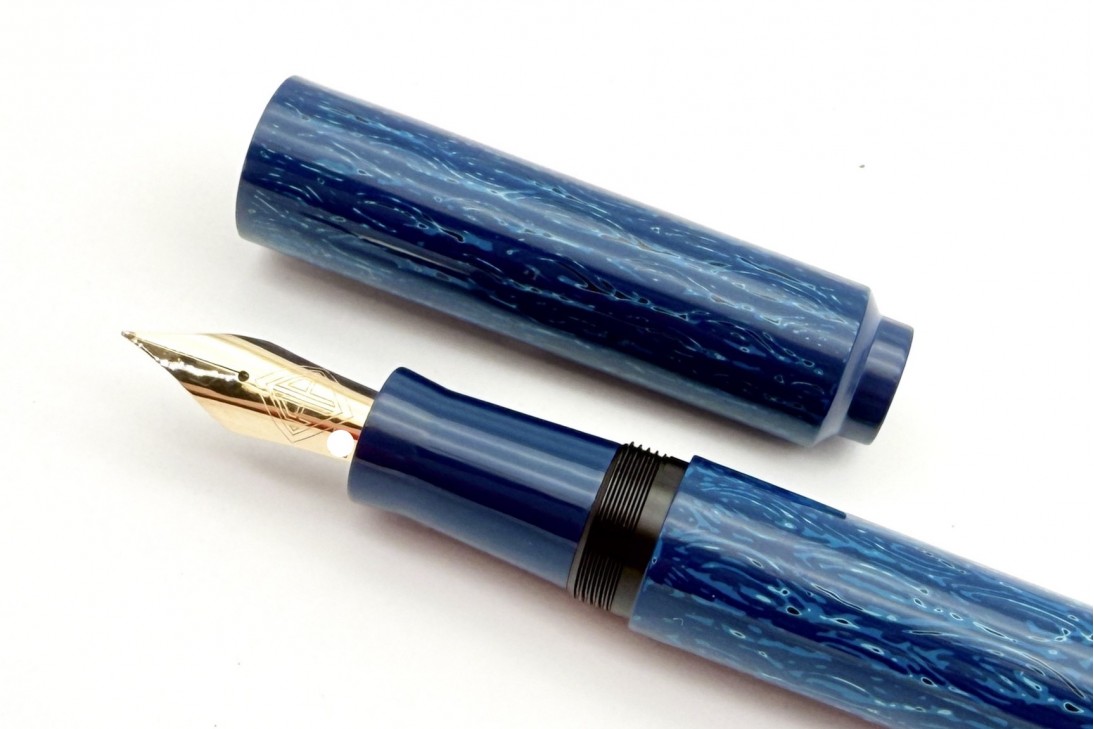 AP Limited Edition Urushi Lacquer Art Midnight Blue Fountain Pen