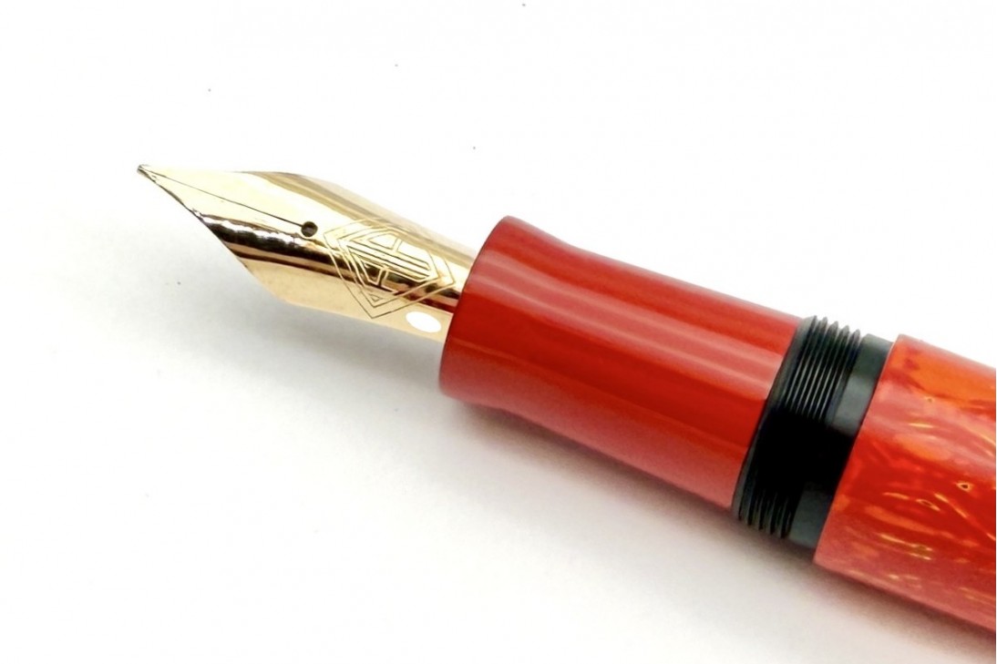 AP Limited Edition Urushi Lacquer Art Red Earth Fountain Pen