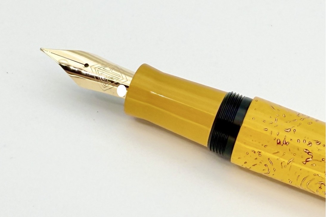 AP Limited Edition Urushi Lacquer Art Sunshine Fountain Pen