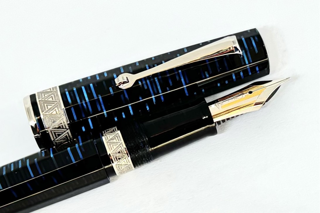 Armando Simoni Club Limited Edition Gladiatore Medio Blue Skyscraper Fountain Pen