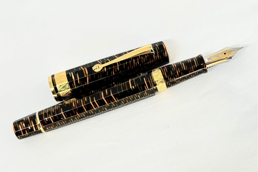 Armando Simoni Club Limited Edition Gladiatore Medio Bronze Skyscraper Fountain Pen