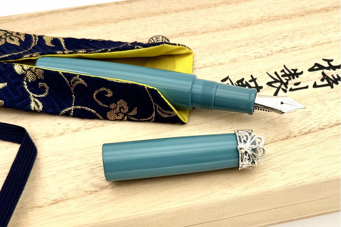 Nakaya Piccolo Writer Ama-Iro Fountain Pen with Tiara Stopper