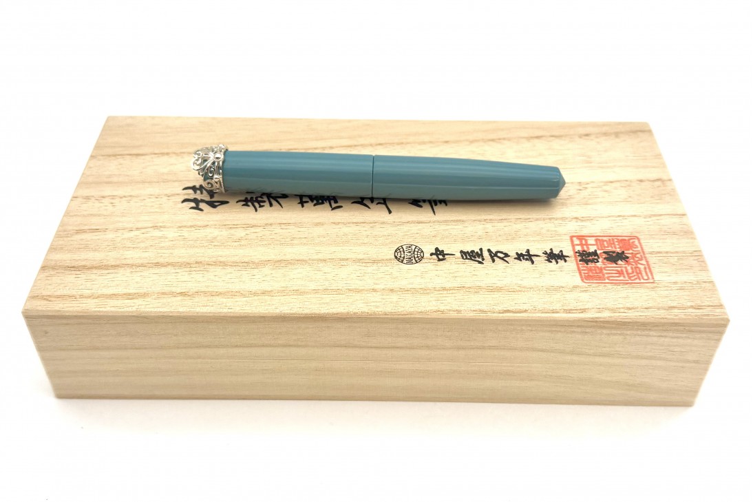 Nakaya Piccolo Writer Ama-Iro Fountain Pen with Tiara Stopper