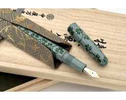 Nakaya Cigar Portable Clover Arabesque Motif in Midori Fountain Pen