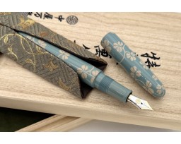 Nakaya Cigar Portable Clover Arabesque Motif in Shiro Fountain Pen