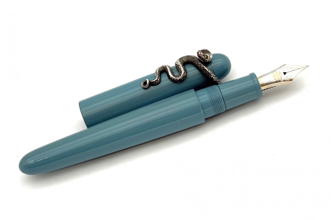 Nakaya Portable Writer Ama-Iro Fountain Pen with Snake Stopper with Emerald Eyes