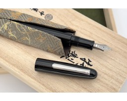 Nakaya Portable Writer Kuro Roiro Fountain Pen