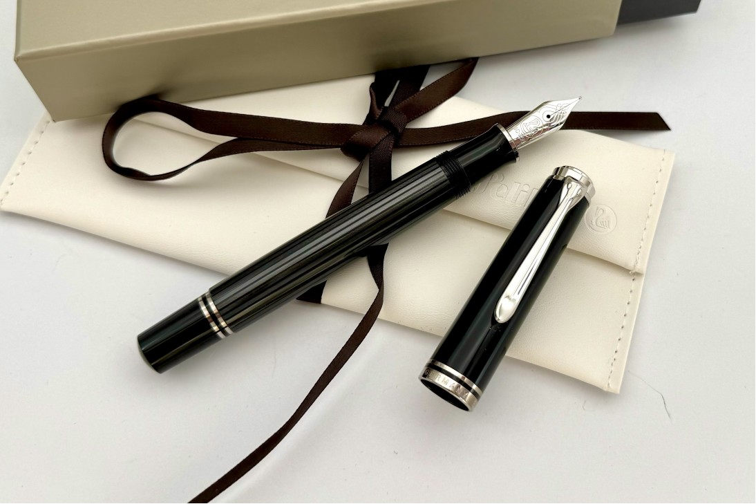 Pelikan Souveran M805 Anthracite Stresemann Fountain Pen