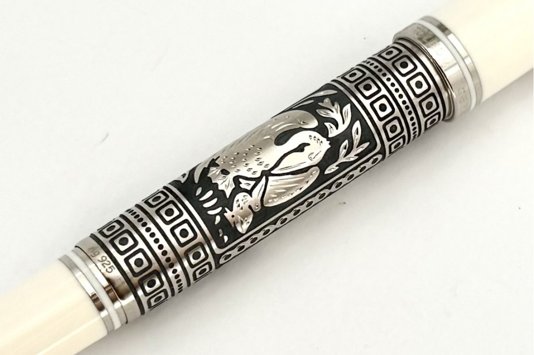 Pelikan Special Edition M910 Toledo White Fountain Pen