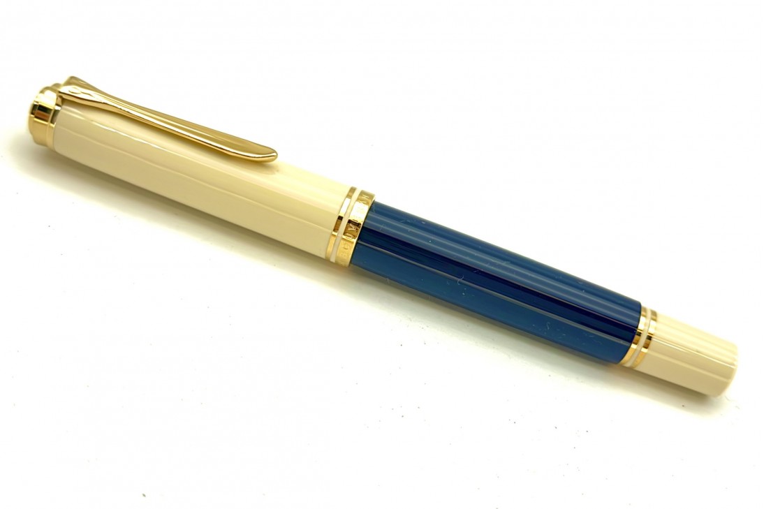 Pelikan Special Edition Souverän M800 Cream Blue Fountain Pen