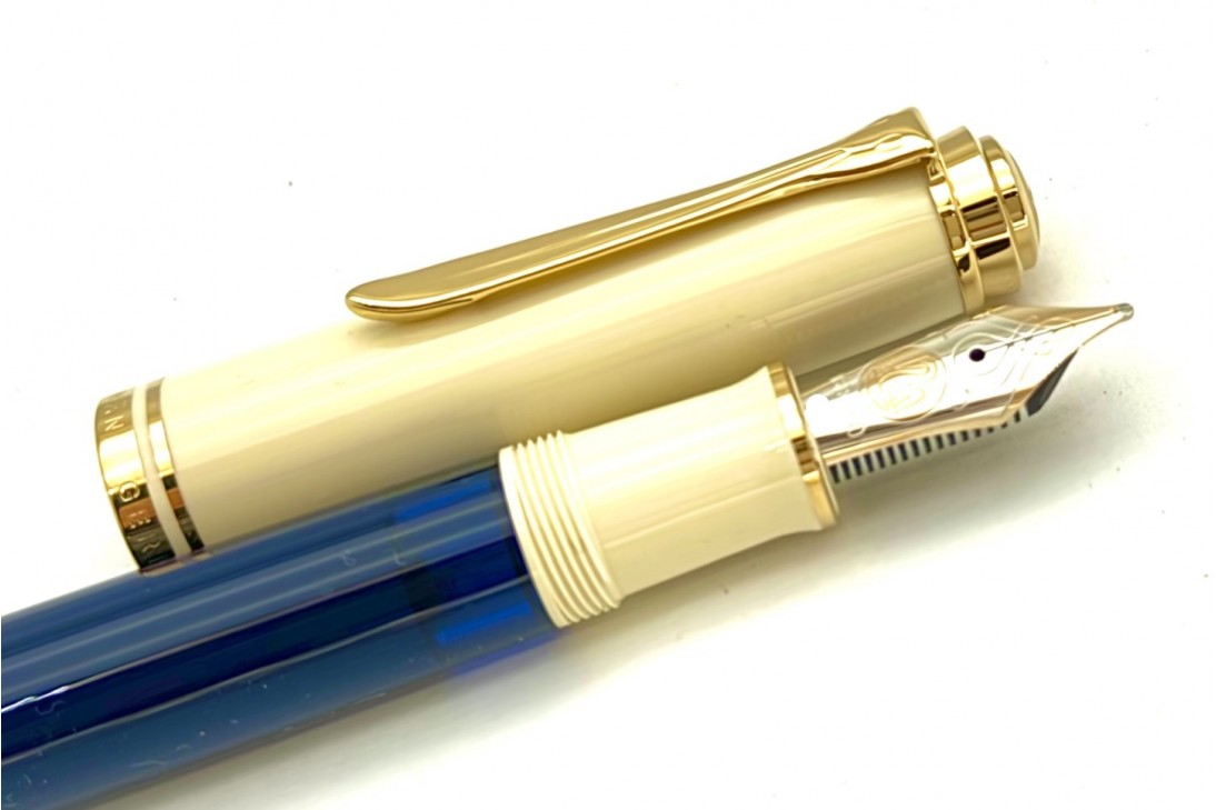 Pelikan Special Edition Souverän M800 Cream Blue Fountain Pen