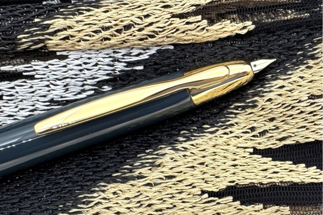 Pilot Capless Grey Gold FP