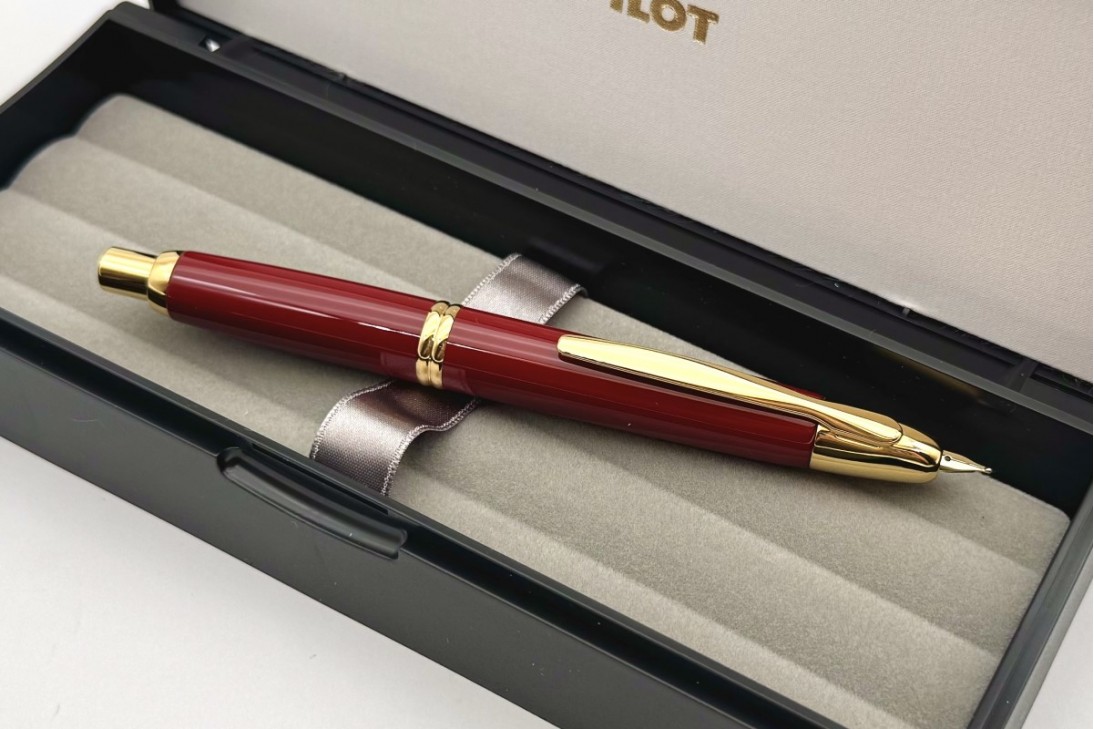 Pilot Capless Red Gold FP