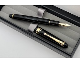 Pilot Custom 743 Black Fountain Pen (Falcon FA Nib)