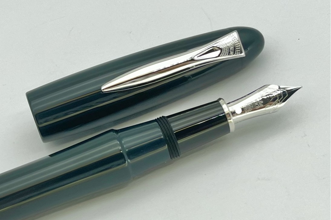 Platinum Izumo Iro Urushi Aitetsu Iro Fountain Pen