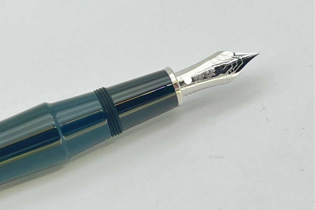 Platinum Izumo Iro Urushi Aitetsu Iro Fountain Pen