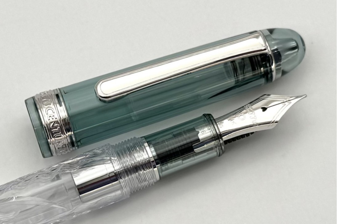 Platinum Limited Edition 3776 Century Fuji Unkei Kinu-Gumo Fountain Pen