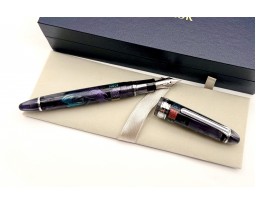 Sailor 1911 Large Maki-e Ninja Yuubi Tsuki Fountain Pen