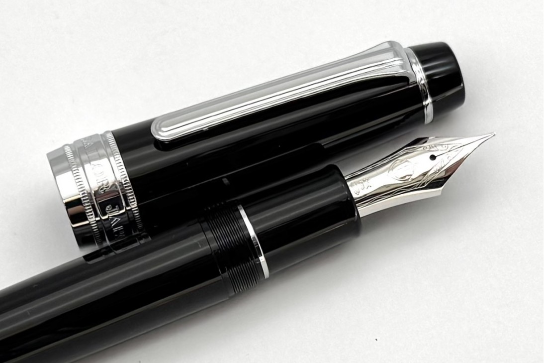 Sailor King of Pens - King Professional Gear Black with Rhodium Trim Fountain Pen