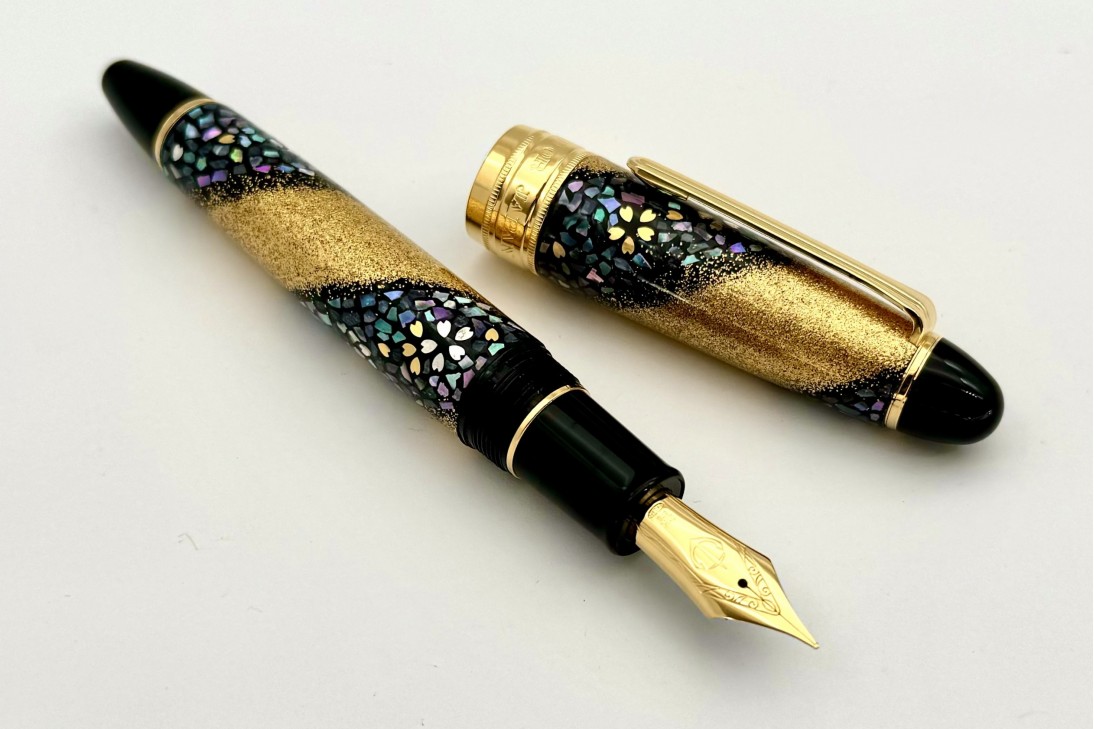 Sailor King of Pens KOP Maki-e Sakura Nagare Flowing Cherry Blossom Fountain Pen