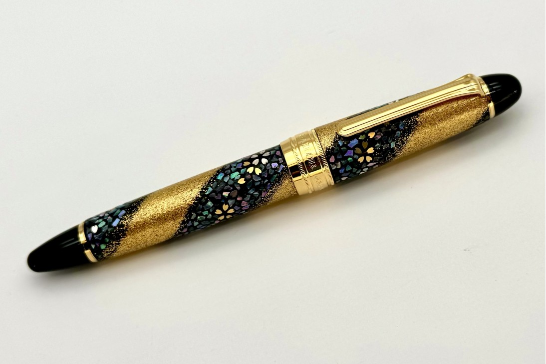 Sailor King of Pens KOP Maki-e Sakura Nagare Flowing Cherry Blossom Fountain Pen