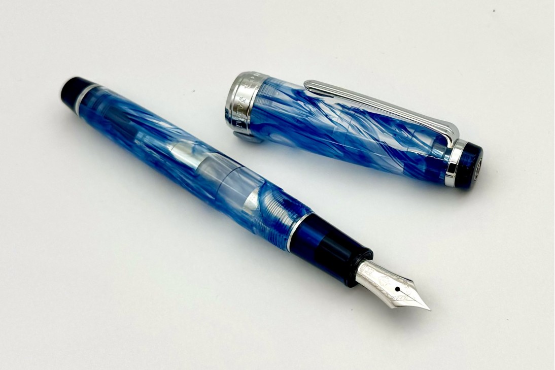 Sailor Bespoke Limited Edition ProGear Slim Veilio Blue Fountain Pen (21K nib)