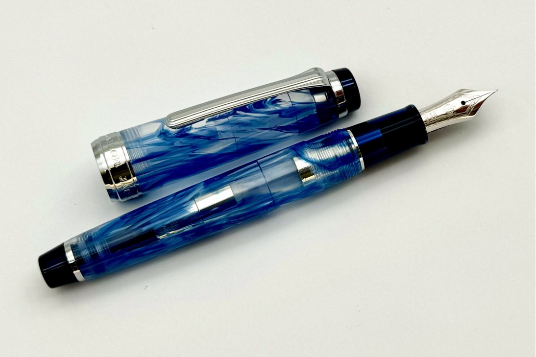 Sailor Bespoke Limited Edition ProGear Slim Veilio Blue Fountain Pen (21K nib)