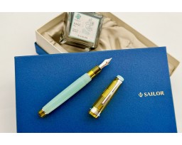 Sailor Limited Edition ProGear Slim Manyo Bamboo Shoot Fountain Pen Set