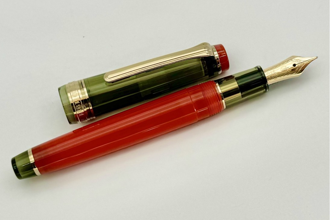 Sailor Limited Edition ProGear Slim Manyo Gourd Fountain Pen Set