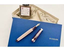 Sailor Limited Edition ProGear Slim Manyo Red Bean Fountain Pen Set