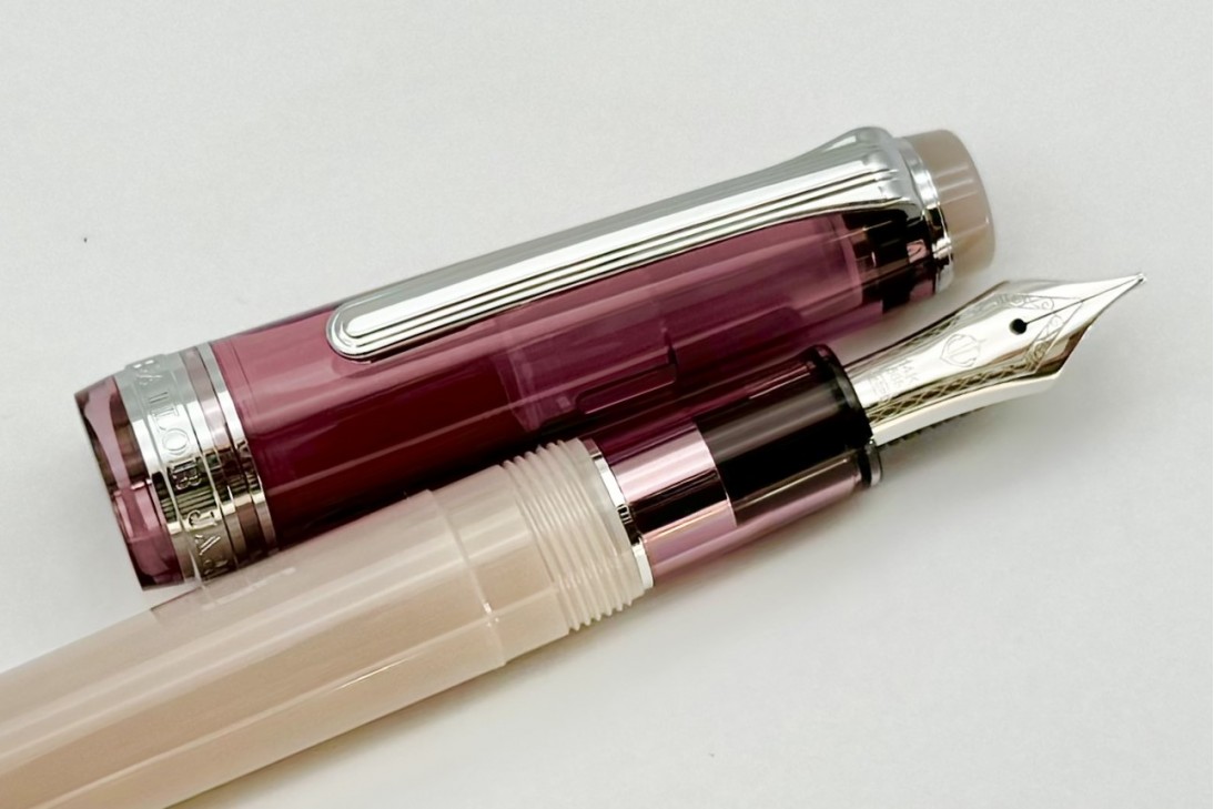 Sailor Limited Edition ProGear Slim Manyo Red Bean Fountain Pen Set