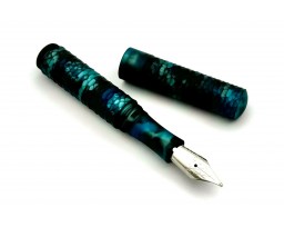 Schon DSGN Anodized Aluminum Mariana Trench Faceted Pocket Six Fountain Pen